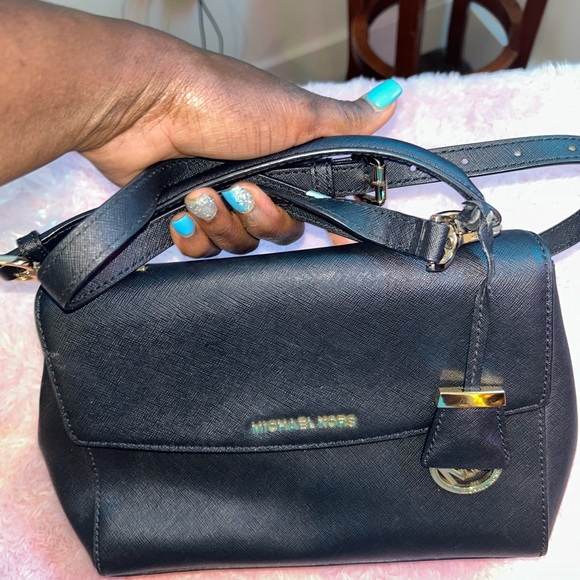 Authentic Michael Kors Purse - Picture 4 of 6